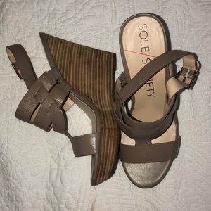 Sole society wedges size 8